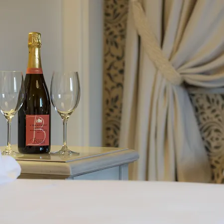 Elda Boutique ホテル 3*