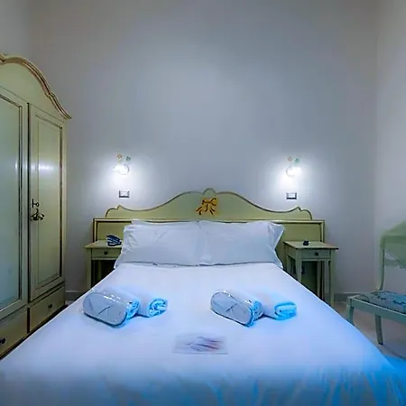 Elda Boutique Сиена