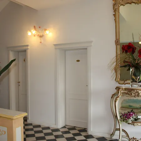 Elda Boutique 3* Сиена